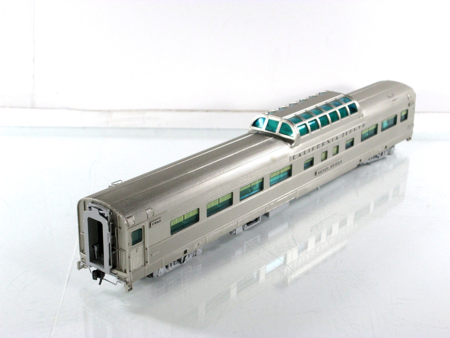 HO Scale **CB&Q CA ZEPHYR* SILVER BRIDLE Vista Dome 4716 - Broadway 502, Lighted