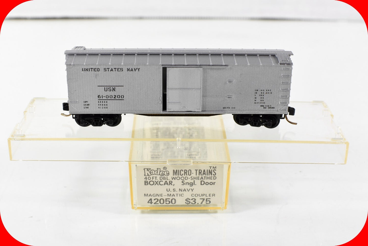 N Scale ***US NAVY*** 40' Box Car, USN 61-00200 ------- Kadee Micro Trains 42050
