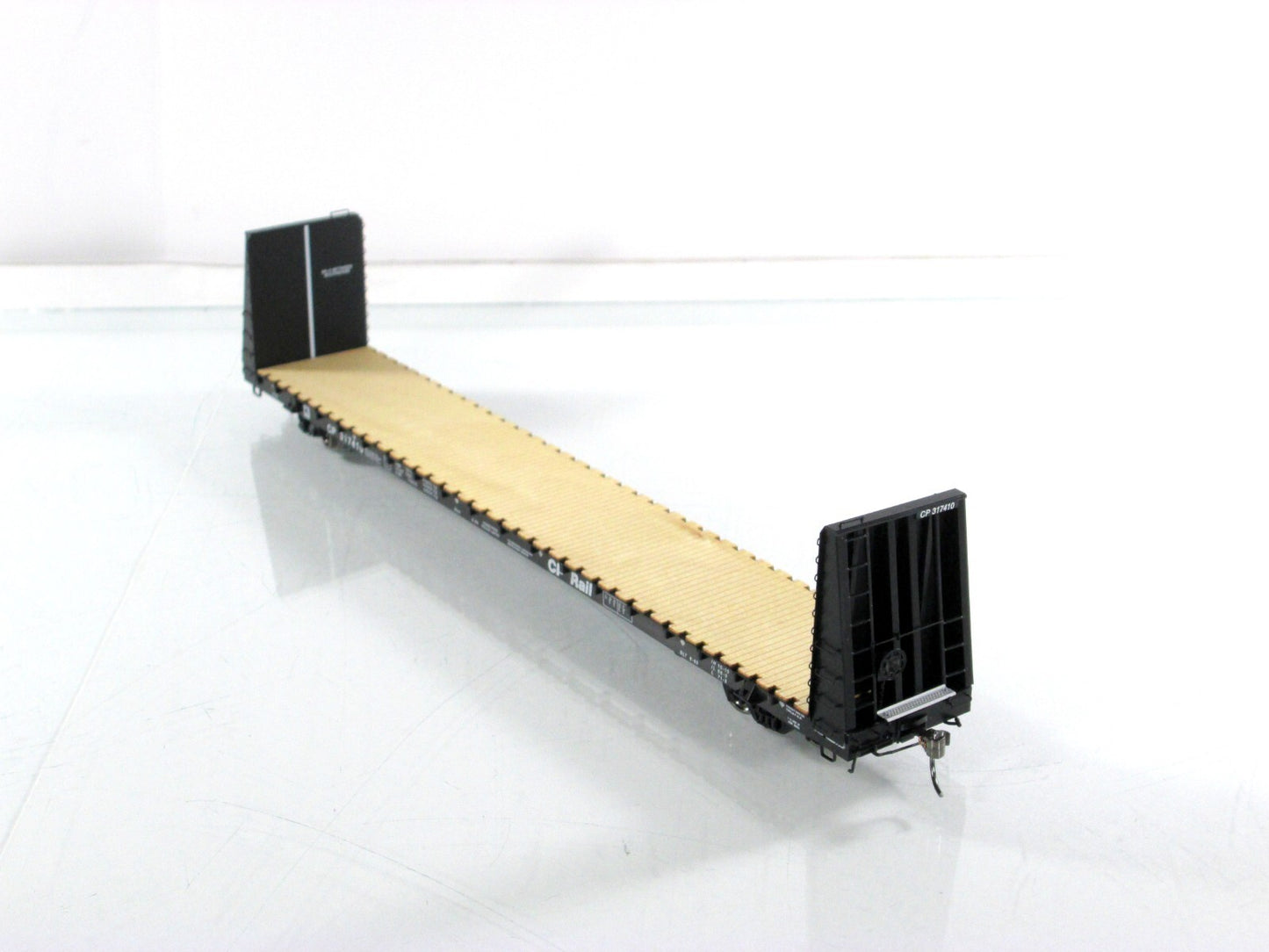 HO Scale ***CANADIAN PACIFIC*** Bulkhead Flat Car 6-Pack - Rapido Trains 147002A