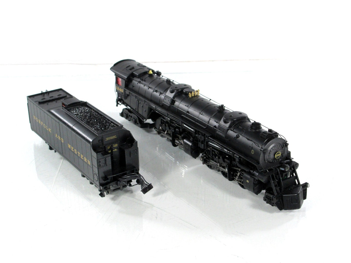 HO Scale ***NORFOLK & WESTERN*** 2-6-6-4 Class A - Broadway 5201, Sound, DCC rdy
