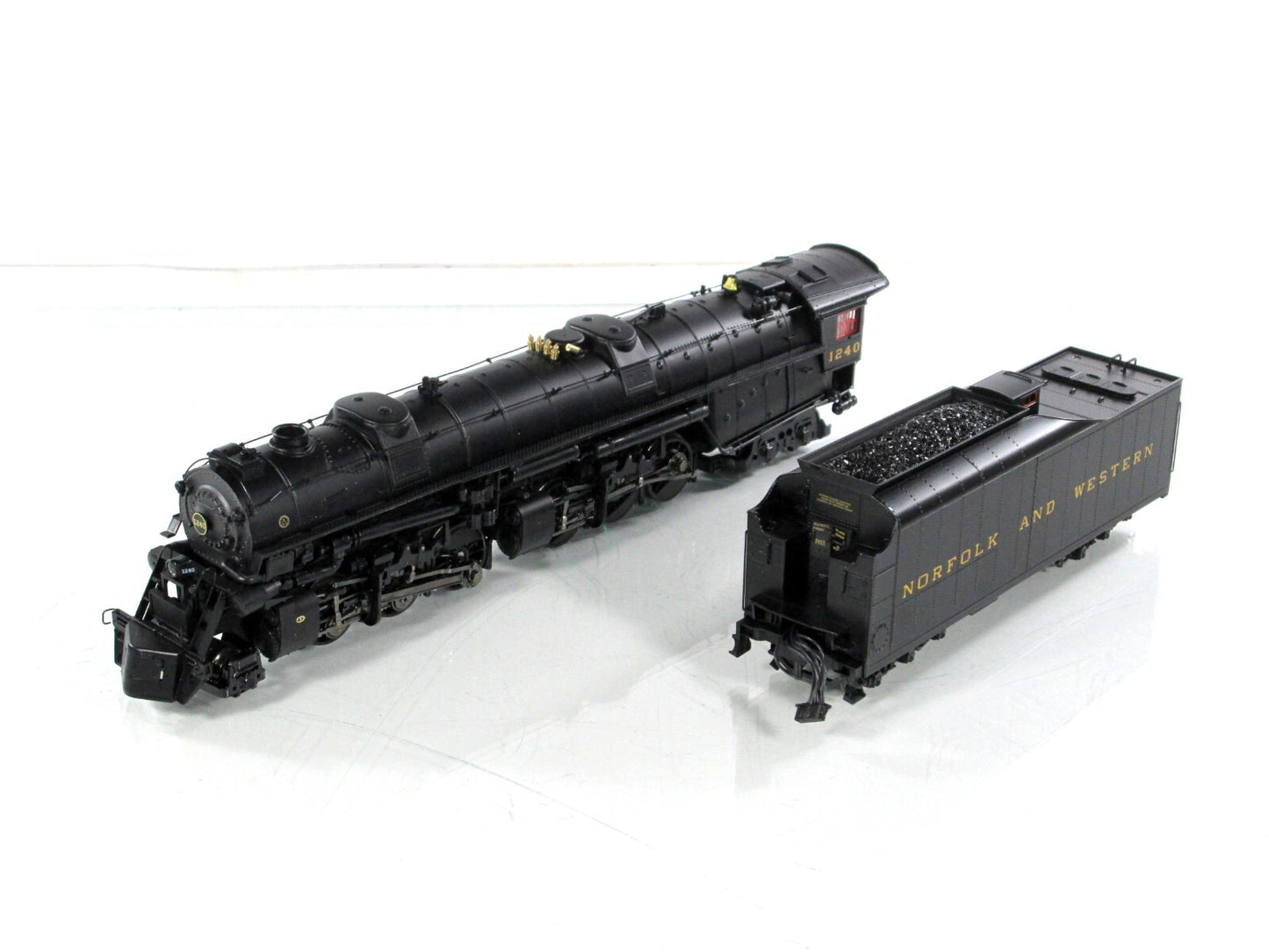 HO Scale ***NORFOLK & WESTERN*** 2-6-6-4 Class A - Broadway 5201, Sound, DCC rdy