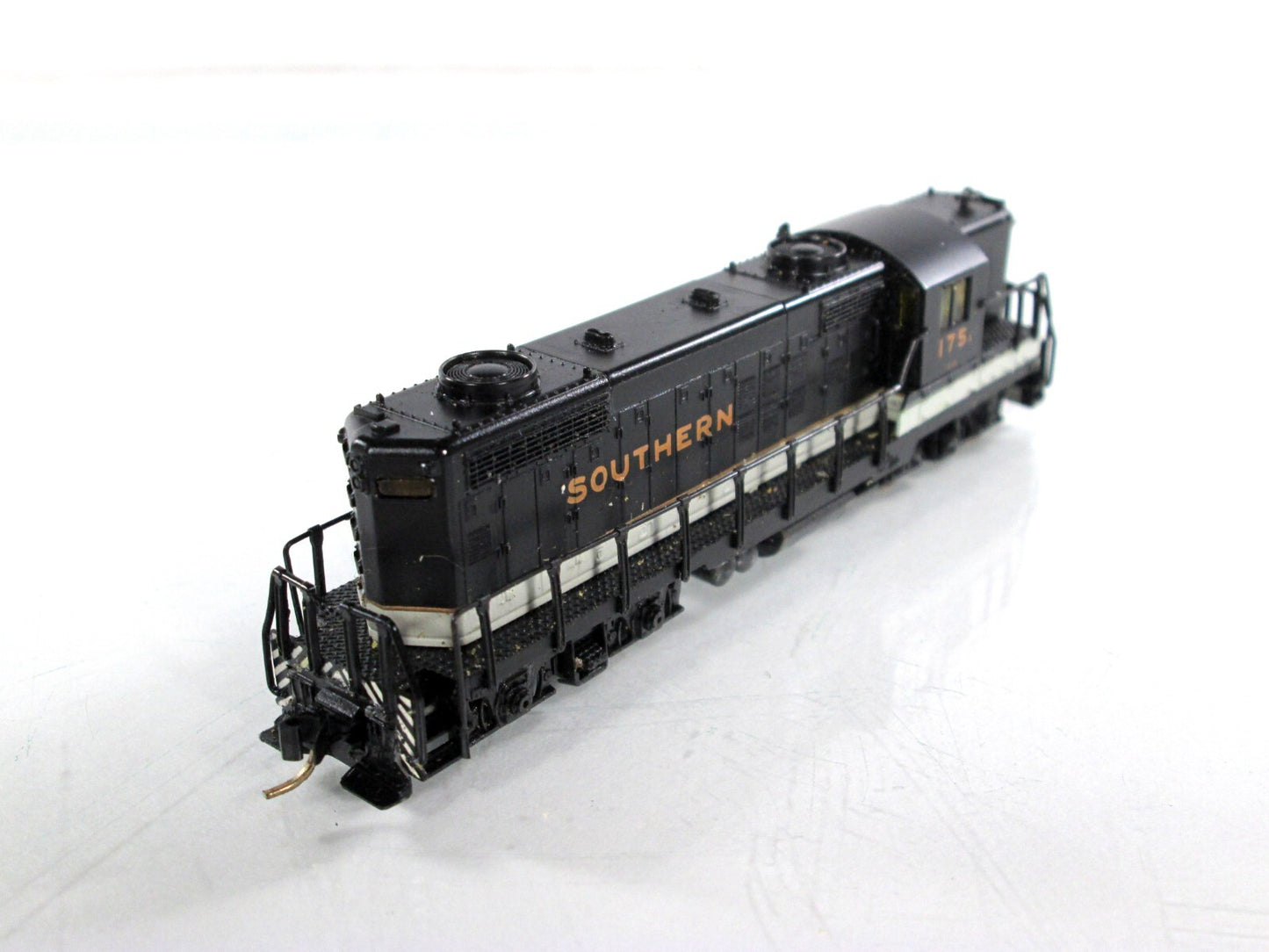 N Scale ***SOUTHERN*** GP18 Locomotive, SOU 175 --- Life-Like 7128, MTL Couplers