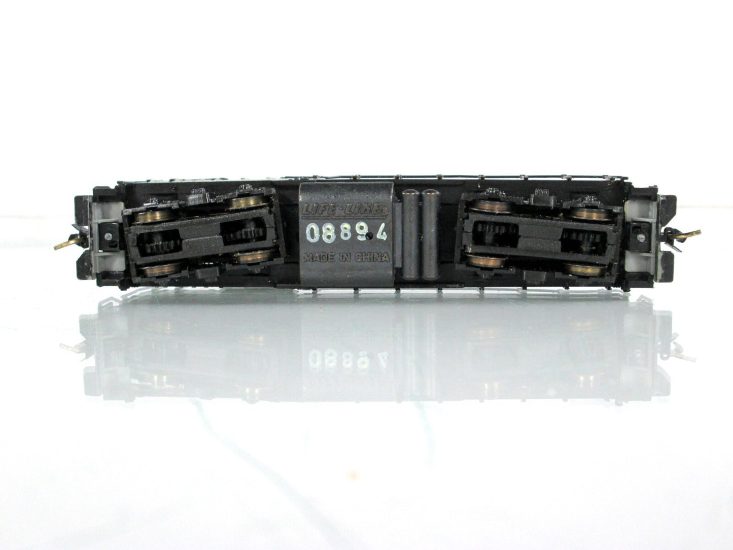 N Scale ***SOUTHERN*** GP18 Locomotive, SOU 175 --- Life-Like 7128, MTL Couplers