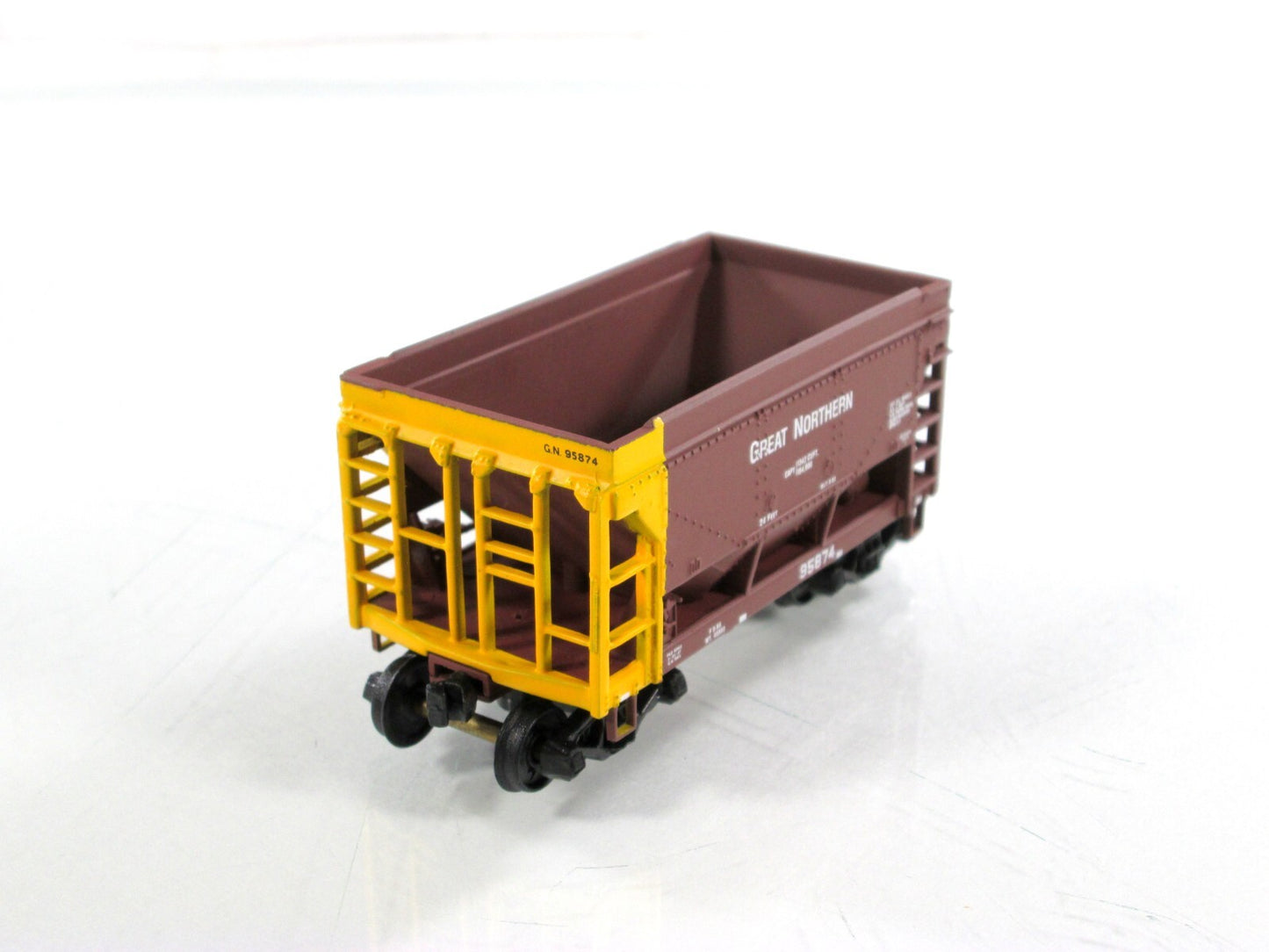 HO Scale ***GREAT NORTHERN*** Taconite Mining Ore Car 12-Pack -Walthers 932-4555