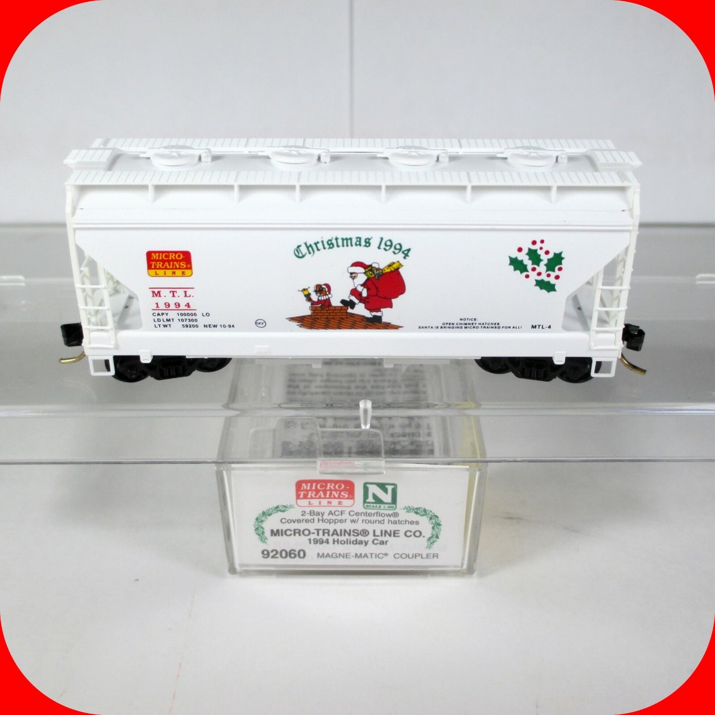 N Scale ***CHRISTMAS HOLIDAY SANTA*** Covered Hopper 1994 --- Micro Trains 92060
