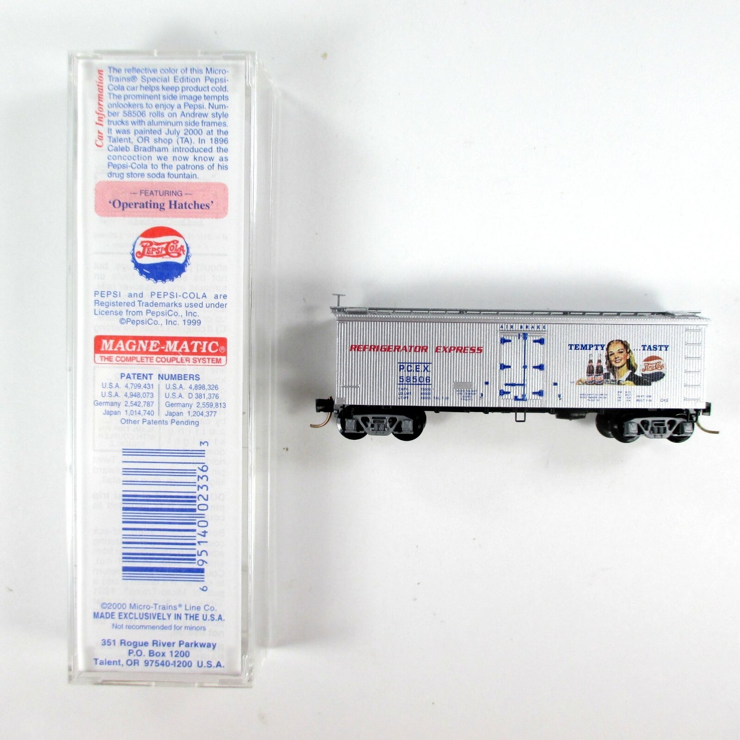 N Scale ***PEPSI-COLA*** 36' Wood Ice Reefer -- PCEX 58506 -- Micro Trains 58560