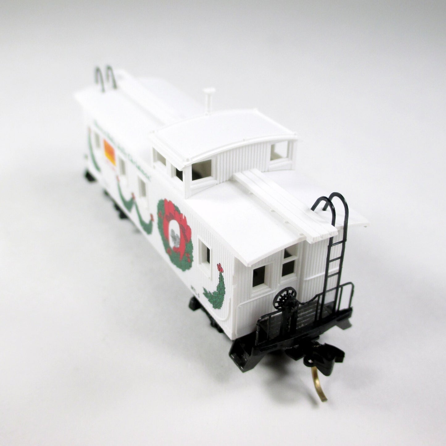 N Scale ***HOLLY JOLLY CHRISTMAS*** Holiday Caboose, 1995 - Micro Trains 51180