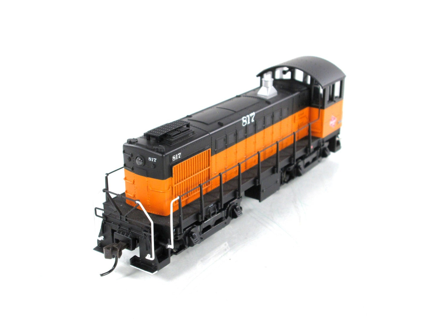 HO Scale **MILWAUKEE ROAD** ALCO S-4 Switcher Locomotive #817 - Atlas 8757 *RARE