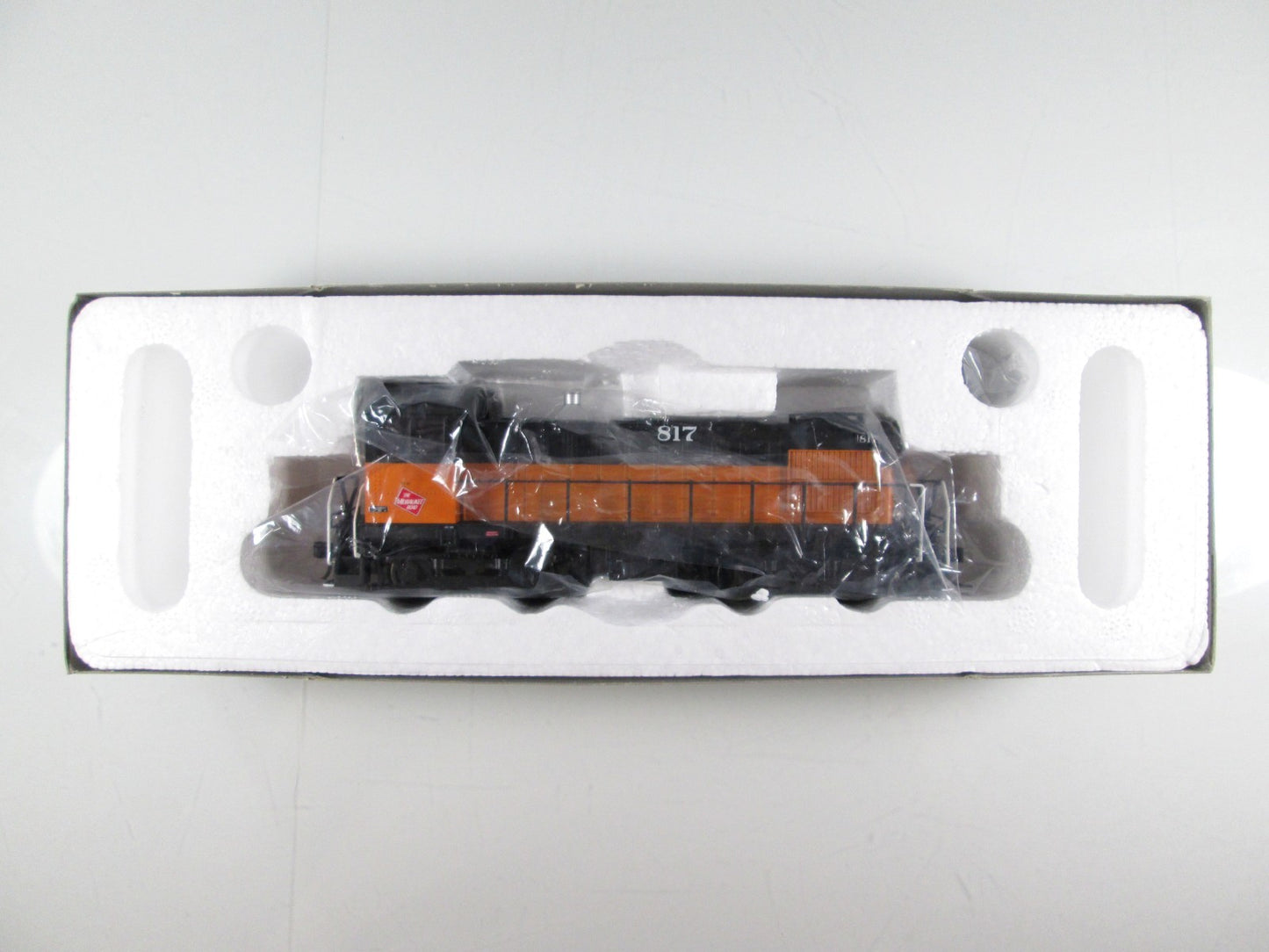 HO Scale **MILWAUKEE ROAD** ALCO S-4 Switcher Locomotive #817 - Atlas 8757 *RARE