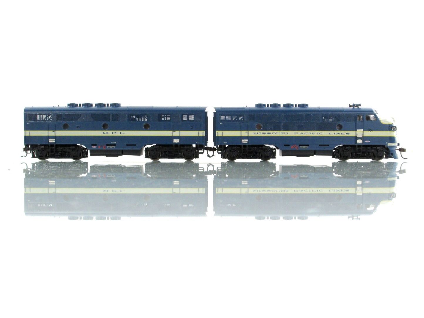 HO Scale ***MISSOURI PACIFIC*** F3A-F3B Phase 2 #515 -- Athearn G2508, DCC Ready