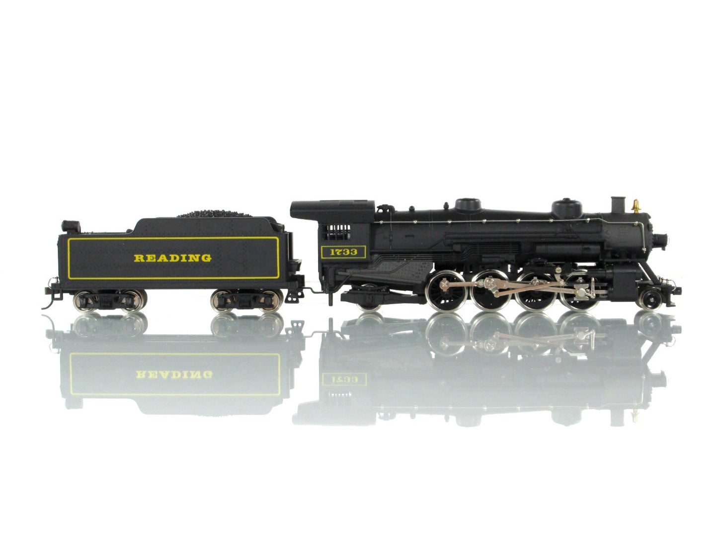HO Scale ***READING*** 2-8-2 Mikado Steam Locomotive #1733 - IHC Premier M9814