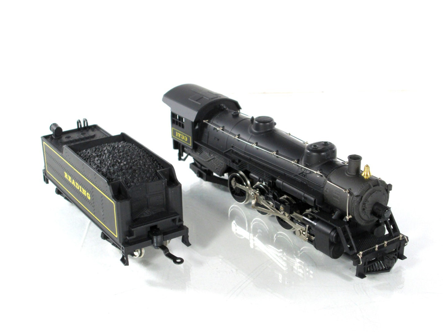 HO Scale ***READING*** 2-8-2 Mikado Steam Locomotive #1733 - IHC Premier M9814