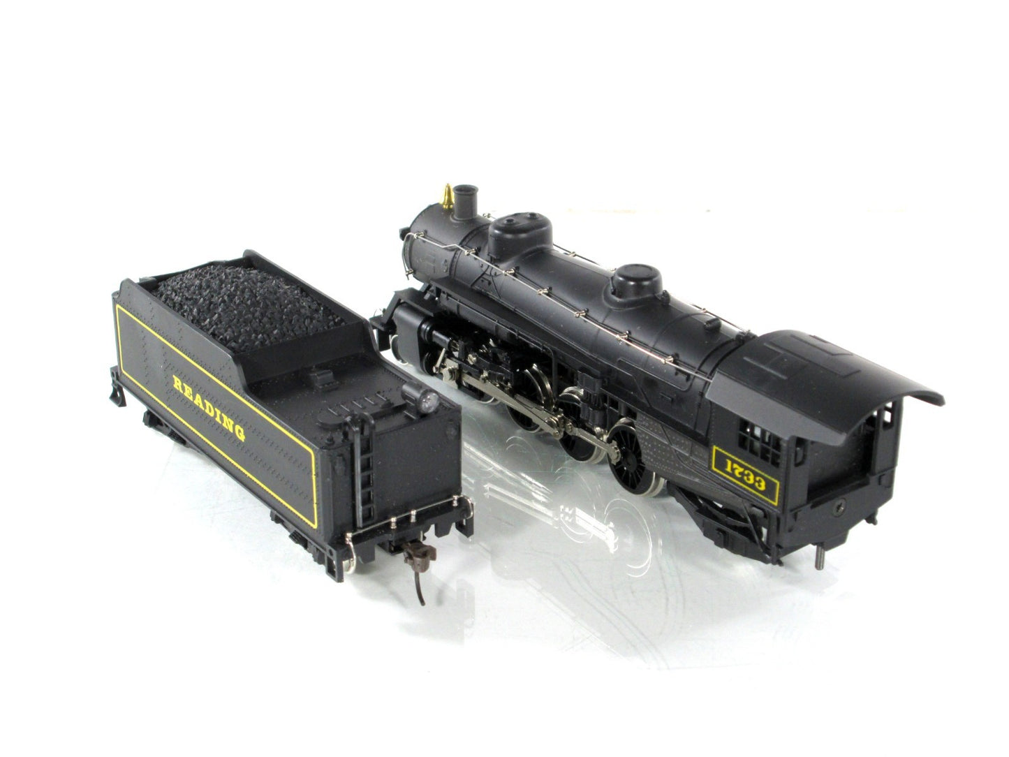 HO Scale ***READING*** 2-8-2 Mikado Steam Locomotive #1733 - IHC Premier M9814
