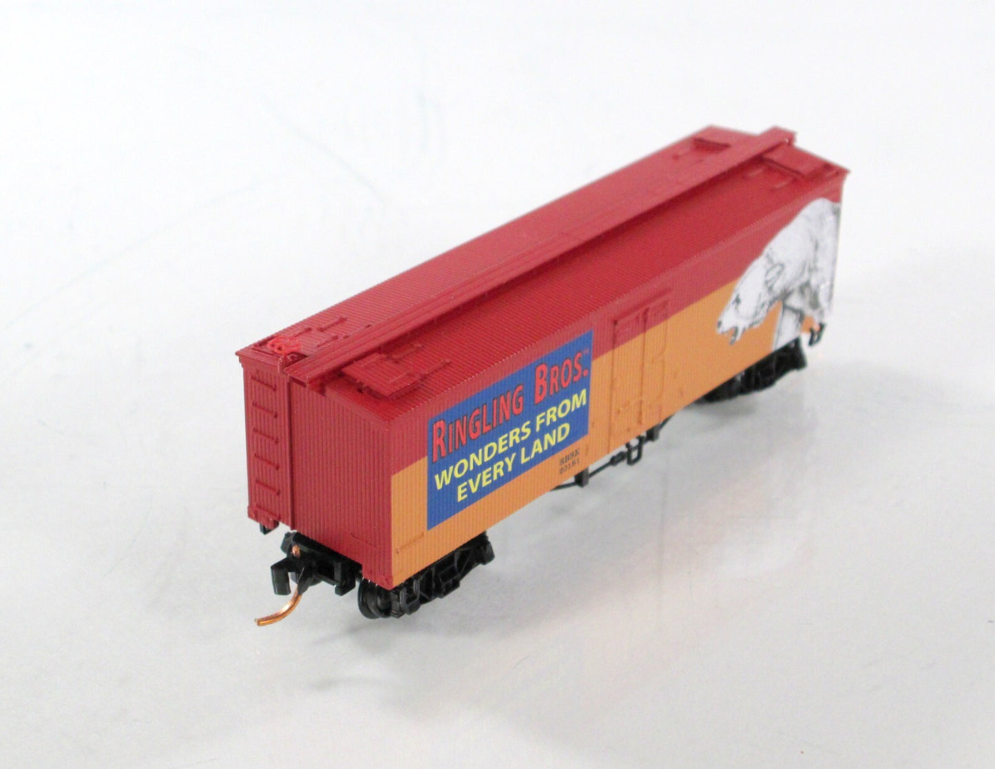 N Scale ***RINGLING CIRCUS*** Polar Bear Box Car #20151 ---Micro Trains 05800100
