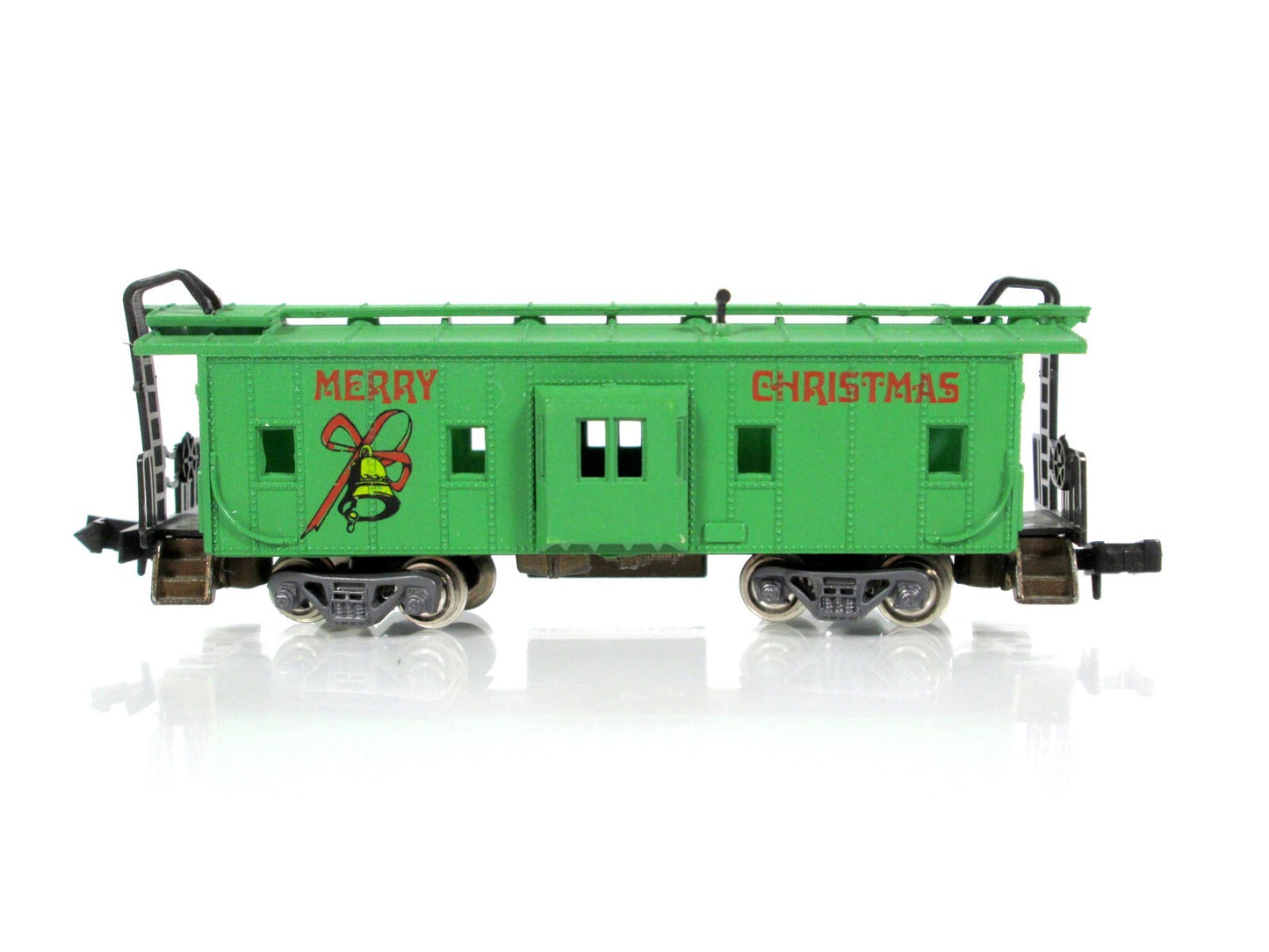 N Scale ***MERRY CHRISTMAS*** Bay Window Holiday Caboose -------- Con-Cor 1252 F