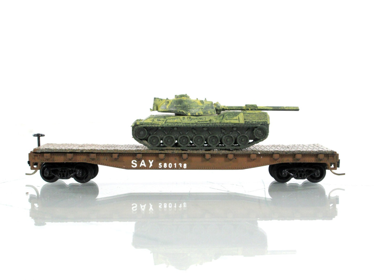 N Scale 50' Flat Car w/ Military Tank Load -- Atlas, MTL Couplers