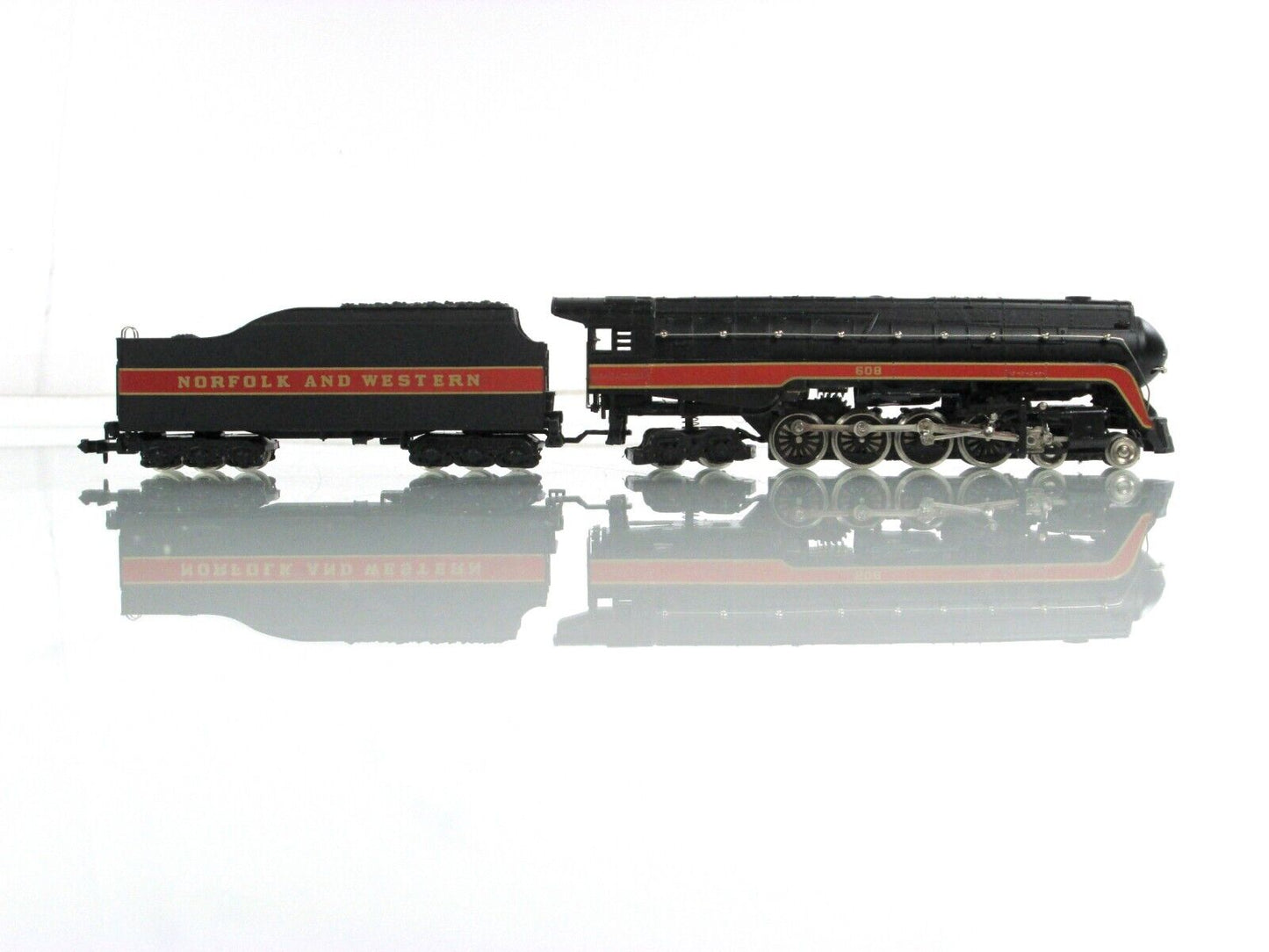 N Scale **NORFOLK & WESTERN** Class J 4-8-4 Locomotive #608 -Bachmann 51-0658-A4