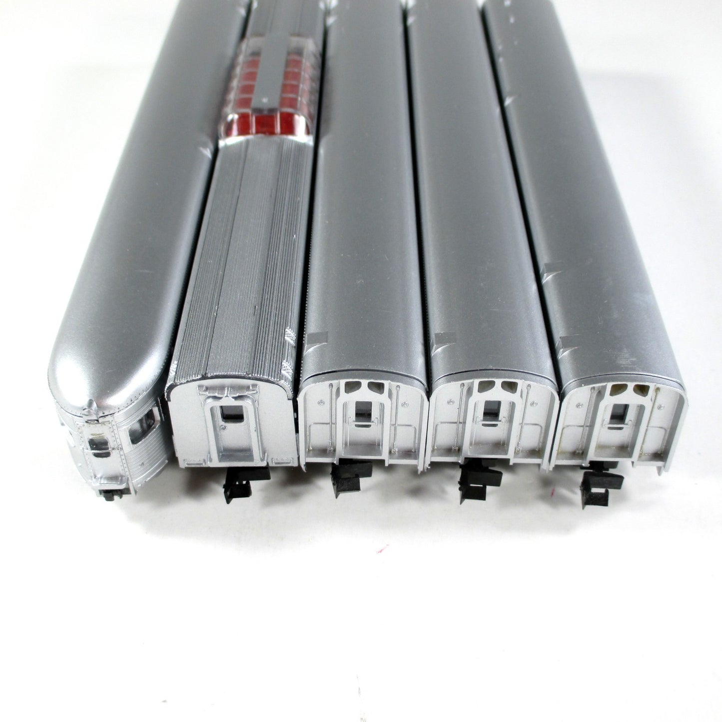 N Scale ****Santa Fe**** Lightweight Passenger Car 5-Pack Set --- Con-Cor 540001