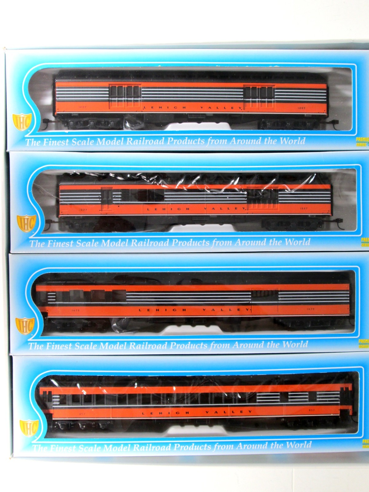 HO Scale **LEHIGH VALLEY** Heavyweight Passenger 8-Set - IHC 49368, Knuckle Cplr