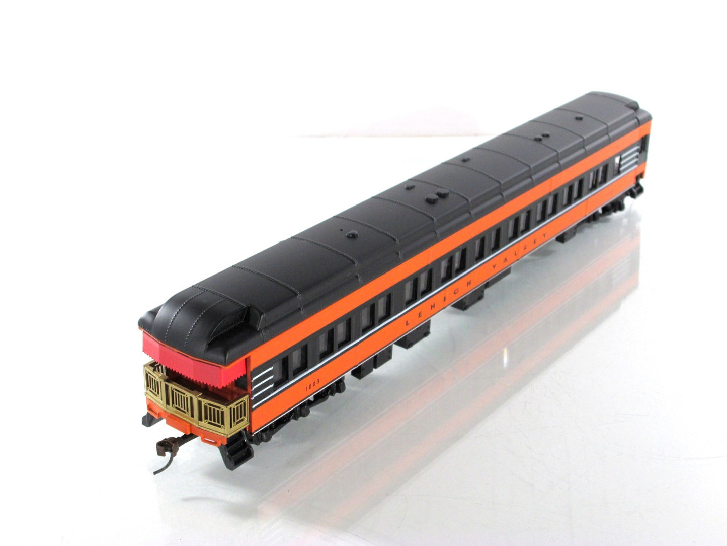 HO Scale **LEHIGH VALLEY** Heavyweight Passenger 8-Set - IHC 49368, Knuckle Cplr