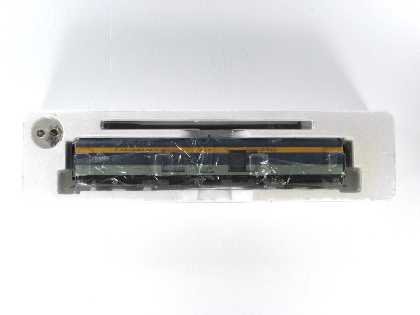 HO Scale ***CHESAPEAKE & OHIO*** Baggage #322 -- Rapido 106207 w/ Lighting *RARE