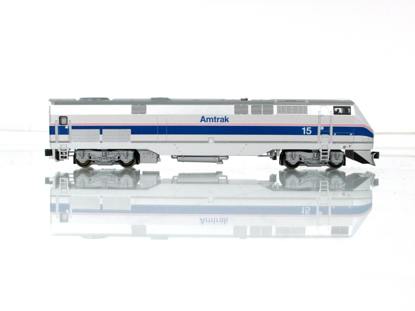 N Scale ***AMTRAK*** Phase IV P42 Diesel Locomotive #15 - Kato 176-6002, DCC Rdy