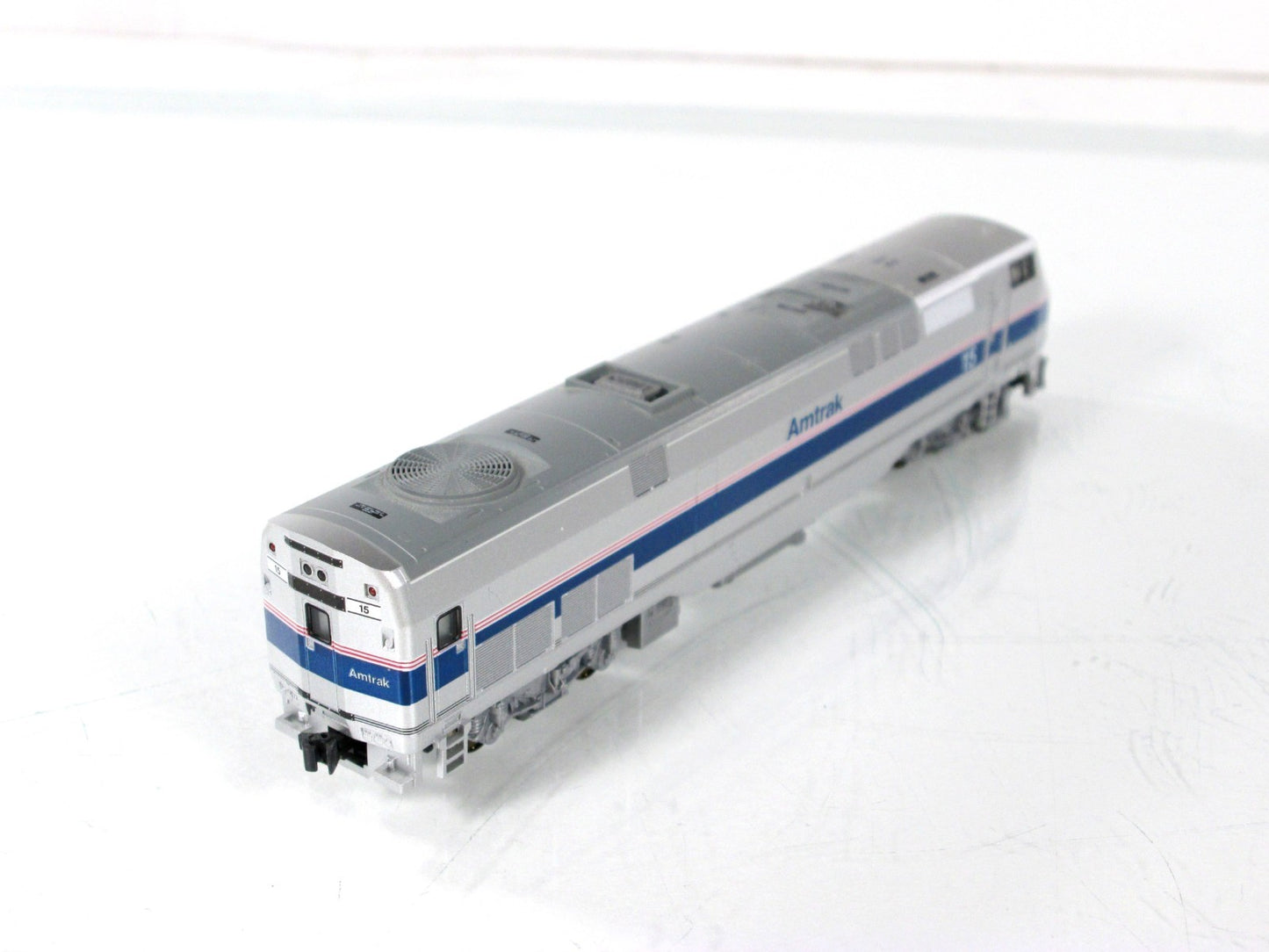 N Scale ***AMTRAK*** Phase IV P42 Diesel Locomotive #15 - Kato 176-6002, DCC Rdy