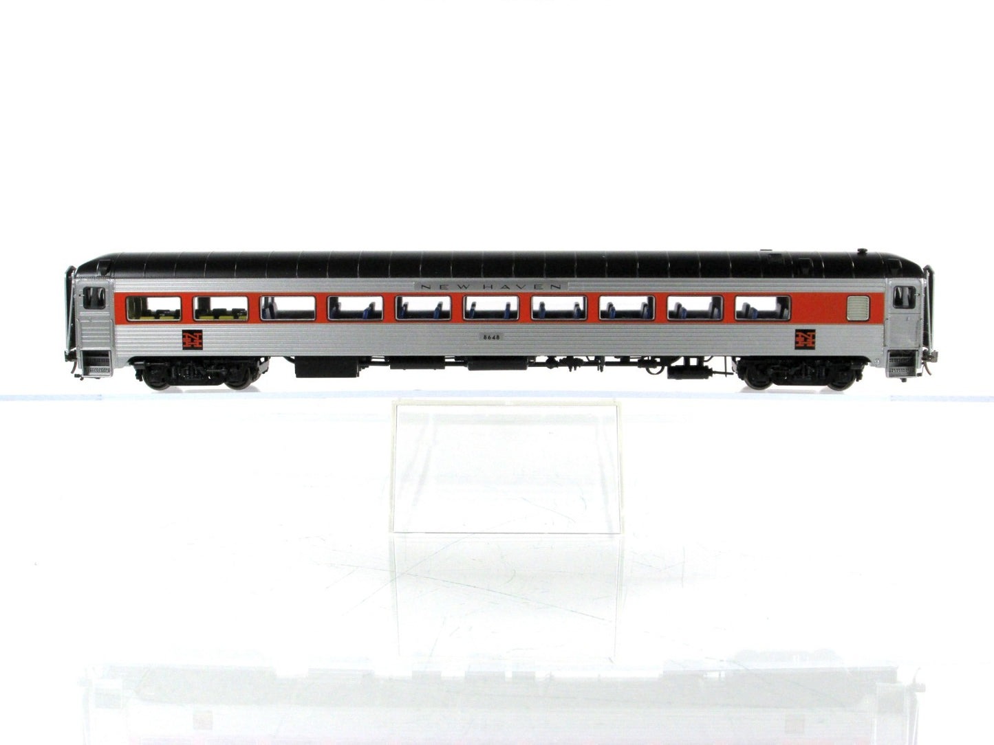 HO Scale **NEW HAVEN** Coach #8648 - Rapido 17029, Lighting *RARE