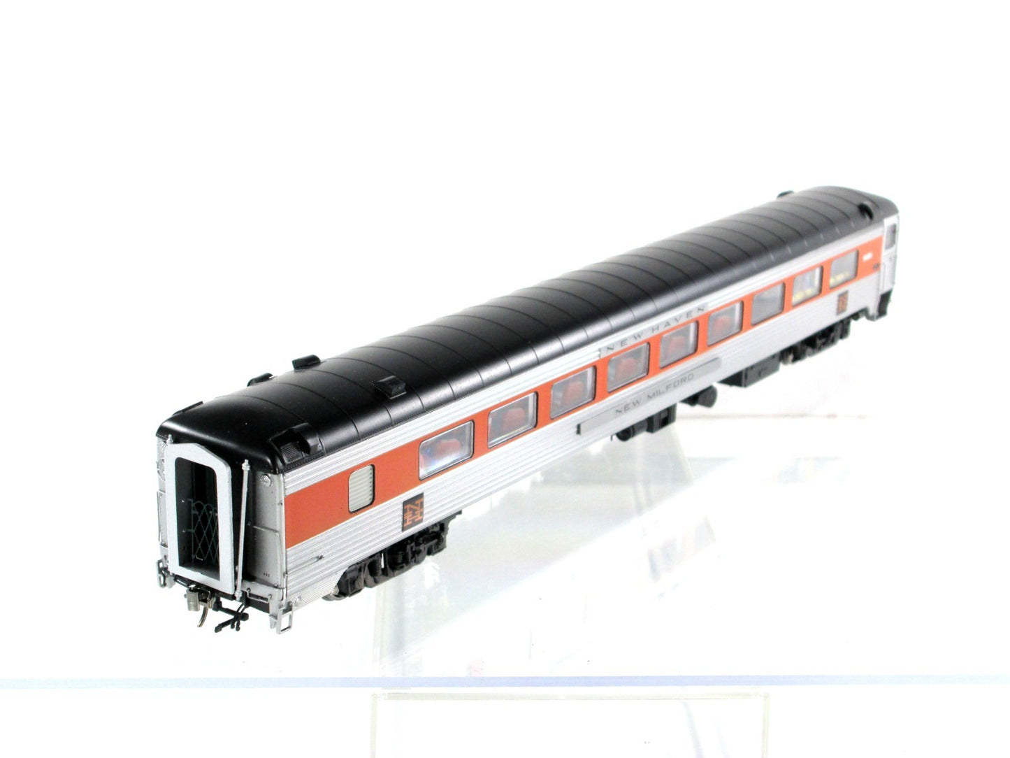 HO Scale *NEW HAVEN* Parlor / Smoker MILFORD - Rapido 17120, Lighting *RARE