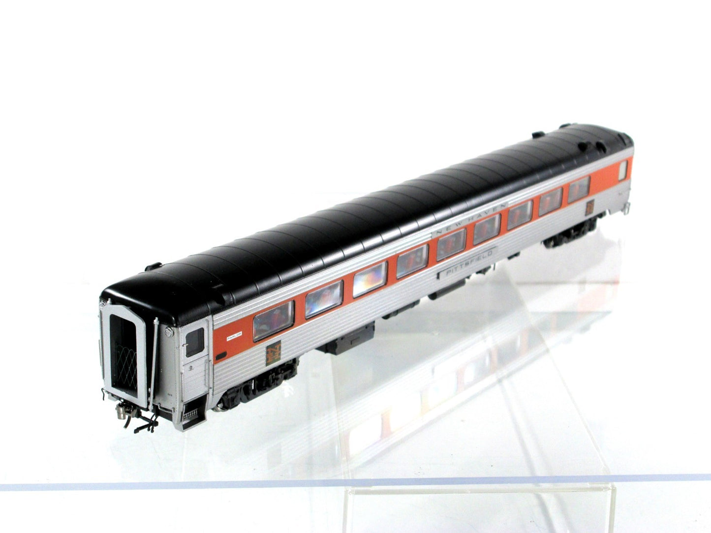 HO Scale **NEW HAVEN** 36-Seat Parlor PITTSFIELD -- Rapido 17113, Lighting *RARE