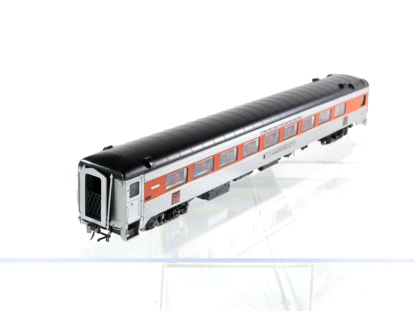 HO Scale **NEW HAVEN** 36-Seat Parlor MERIDEN ---- Rapido 17118, Lighted **RARE*