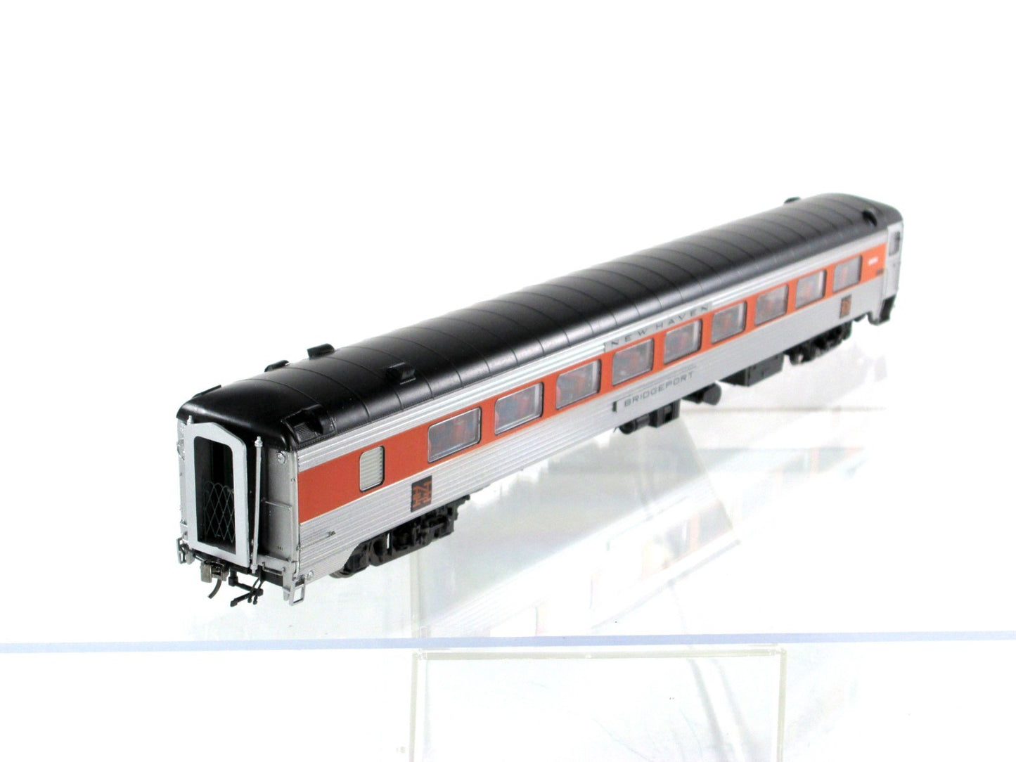 HO Scale **NEW HAVEN** 36-Seat Parlor BRIDGEPORT - Rapido 17114, Lighted **RARE*