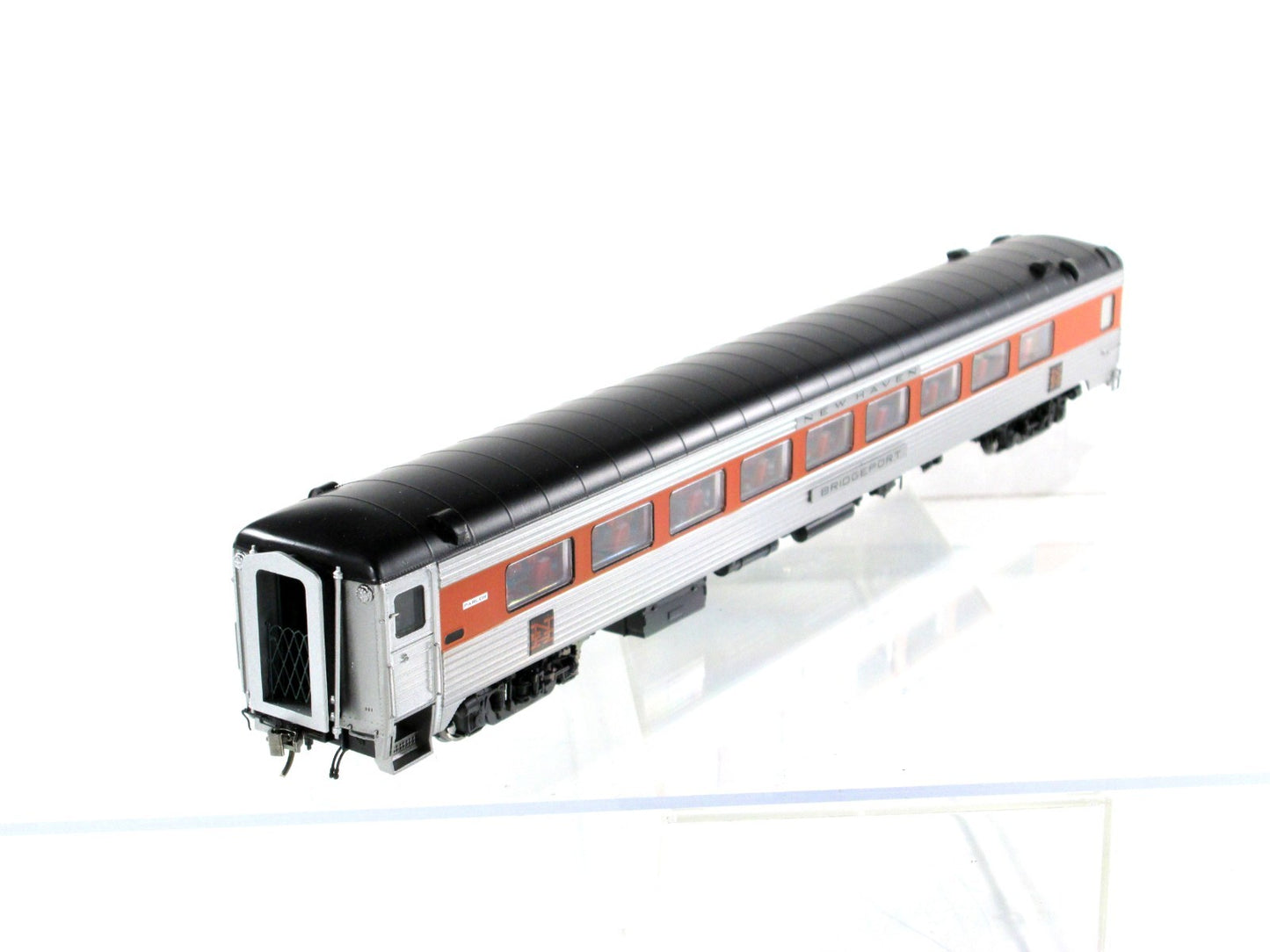 HO Scale **NEW HAVEN** 36-Seat Parlor BRIDGEPORT - Rapido 17114, Lighted **RARE*