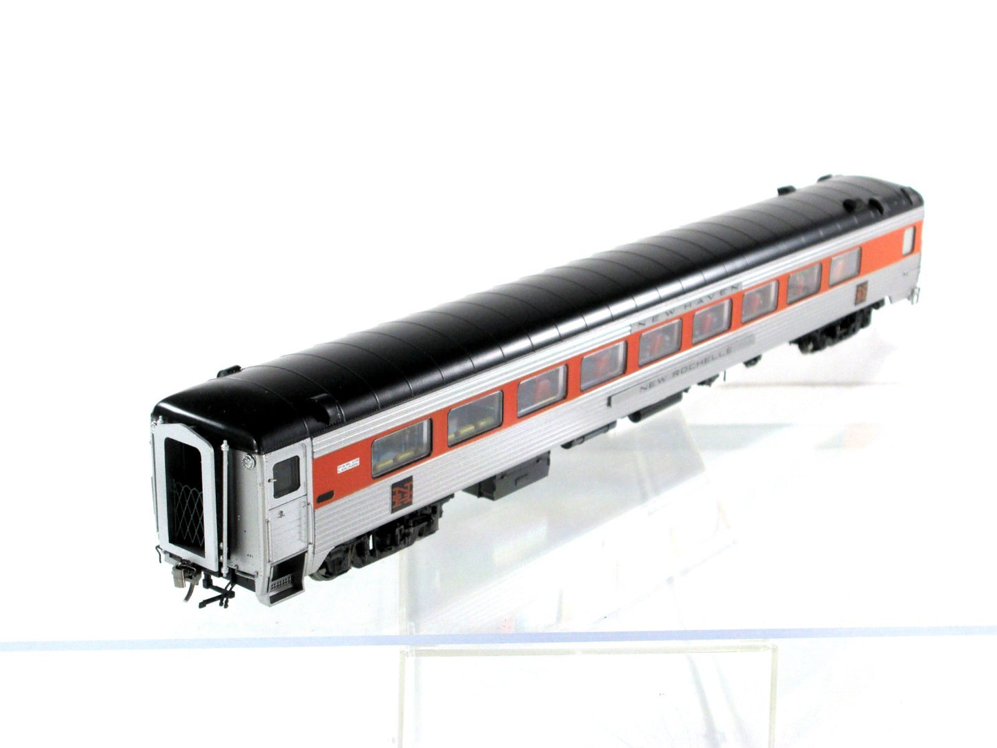 HO Scale *NEW HAVEN* Parlor-Smoker NEW ROCHELLE - Rapido 17119, Lighted **RARE*