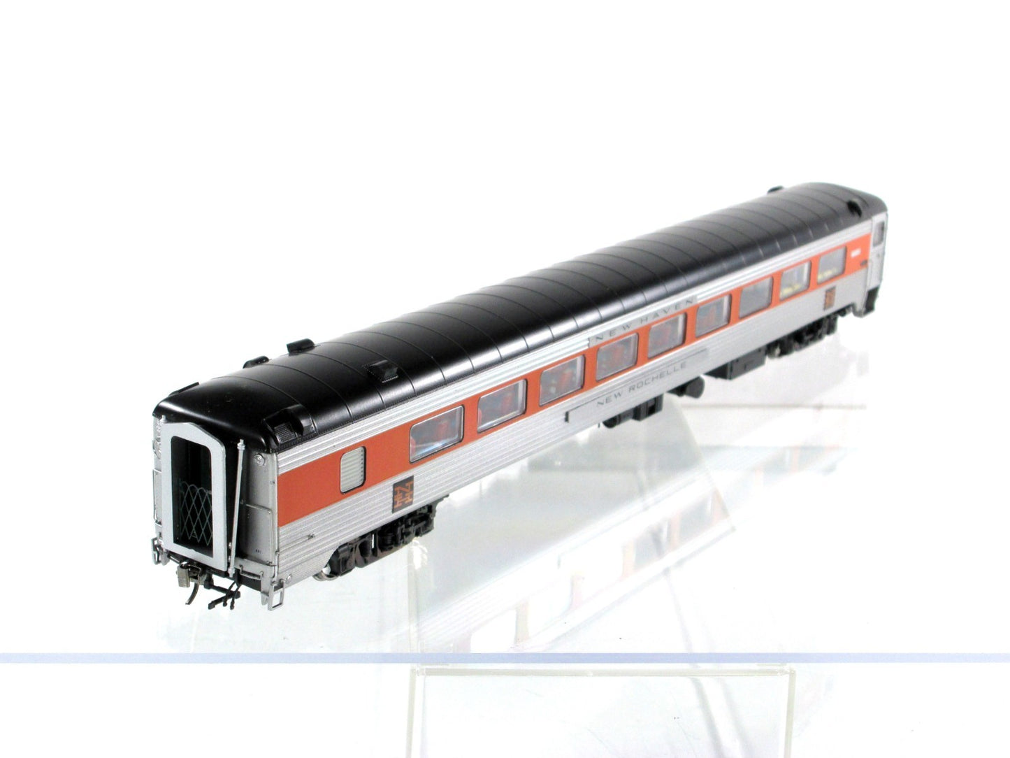 HO Scale *NEW HAVEN* Parlor-Smoker NEW ROCHELLE - Rapido 17119, Lighted **RARE*