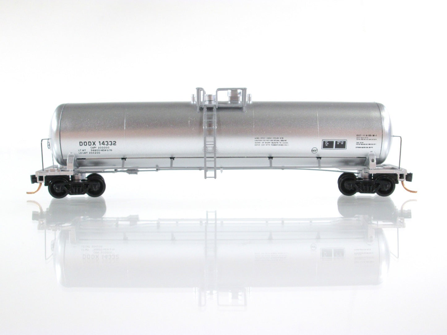 N Scale ***DEPARTMENT of DEFENSE*** 56' Tank Car #14332 -- Micro Trains 11000380