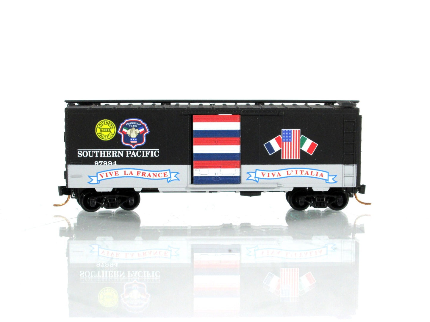 N Scale ***SOUTHERN PACIFIC*** Friendship Train Box Car -- Micro Trains 02000027