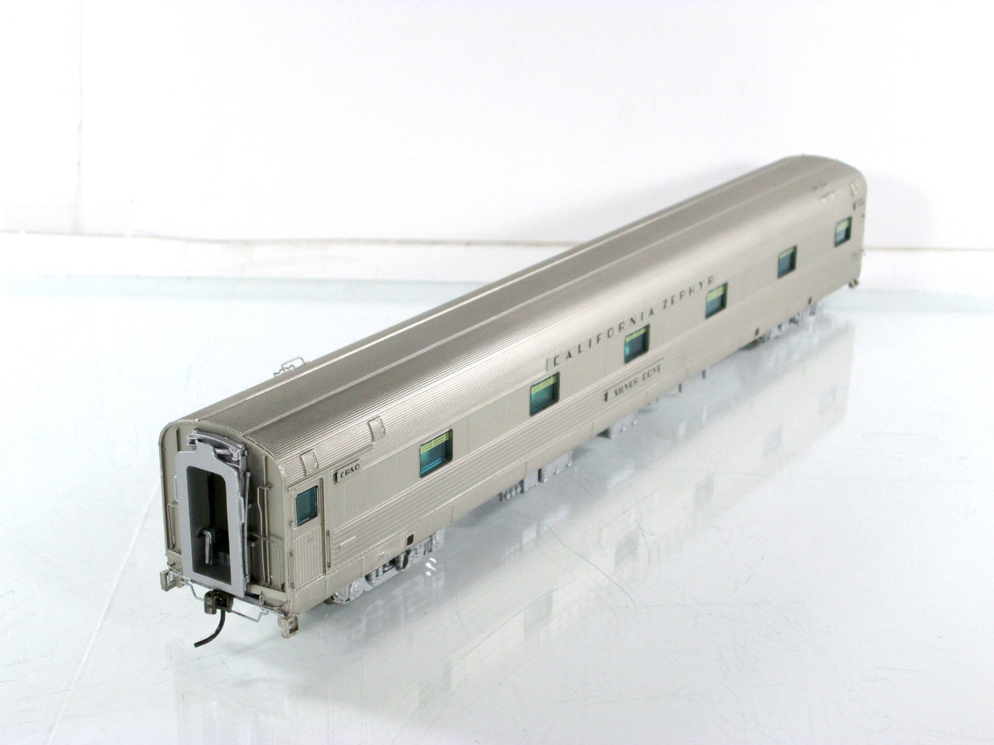 HO Scale ***CB&Q CA ZEPHYR*** SILVER DOVE Sleeper 450 ---- Broadway 511, Lighted