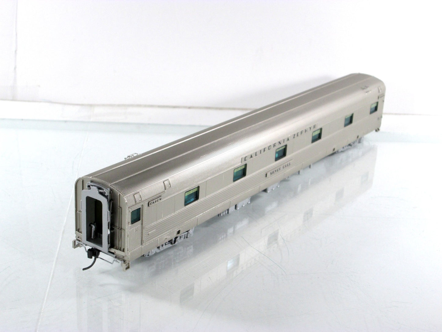 HO Scale ***DRGW CA ZEPHYR*** SILVER GULL Sleeper 1135  -  Broadway 521, Lighted