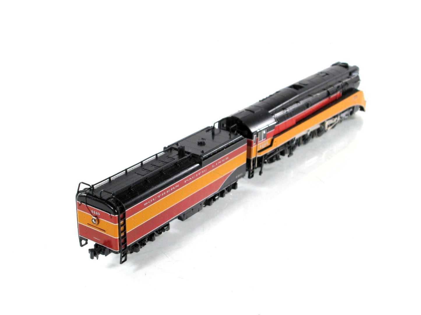 N Scale **SOUTHERN PACIFIC DAYLIGHT** 4-8-4 GS-4 #4449 -Kato 126-0305, DCC Ready