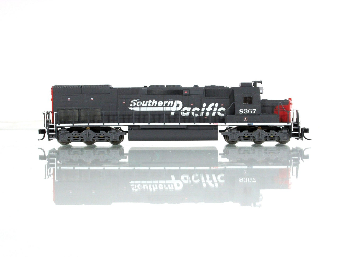 N Scale **SOUTHERN PACIFIC** SD40T-2 #8367 -- Intermountain 69407-05 **DCC Ready