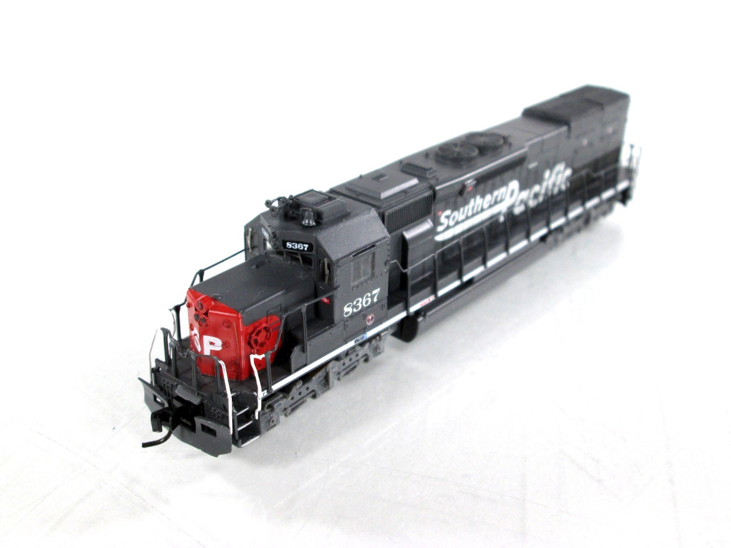 N Scale **SOUTHERN PACIFIC** SD40T-2 #8367 -- Intermountain 69407-05 **DCC Ready