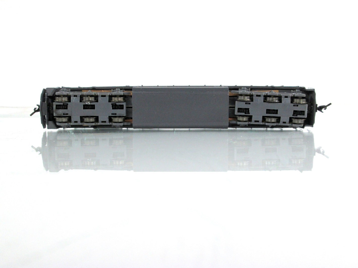 N Scale **SOUTHERN PACIFIC** SD40T-2 #8367 -- Intermountain 69407-05 **DCC Ready