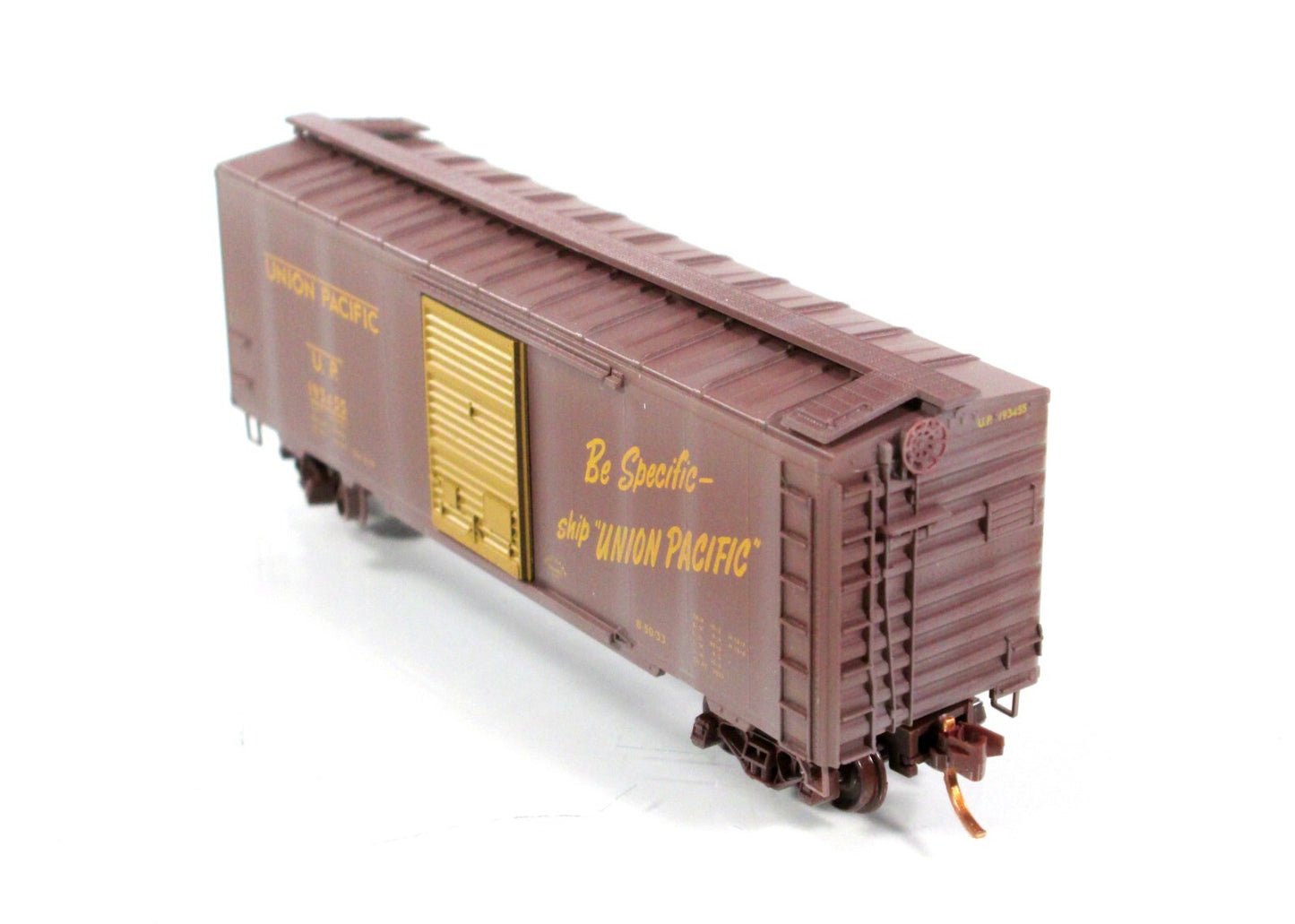 N Scale ***UNION PACIFIC*** Weathered 40' Box Car #193455 -Micro Trains 02044296