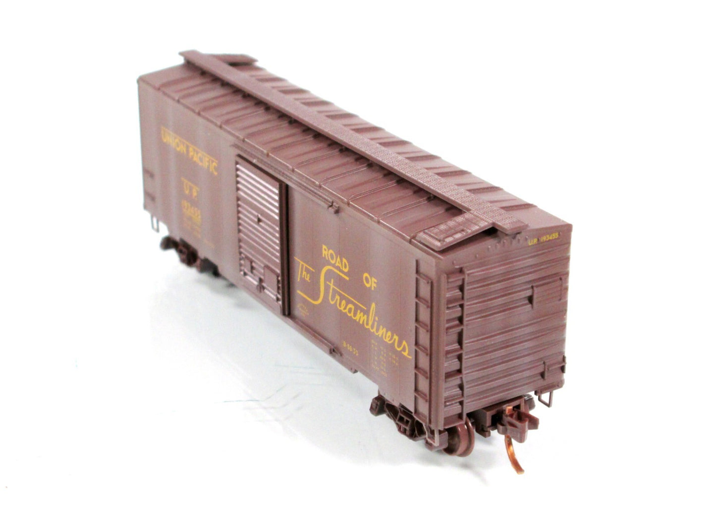 N Scale ***UNION PACIFIC*** Weathered 40' Box Car #193455 -Micro Trains 02044296