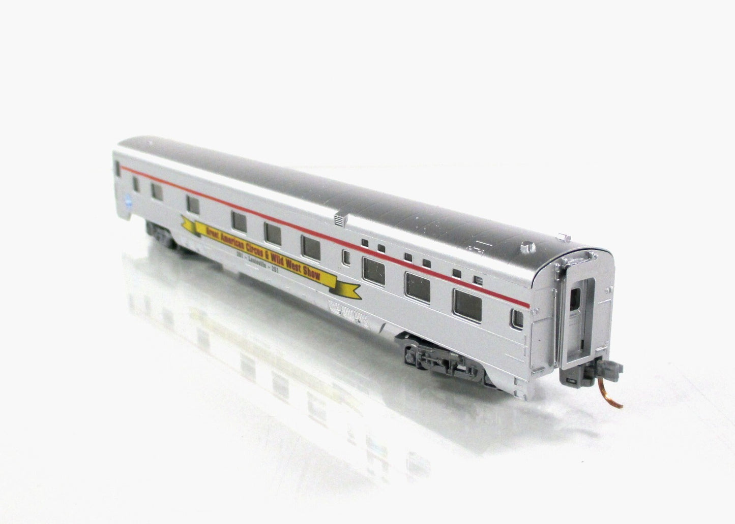 N Scale *GREAT AMERICAN CIRCUS* #15 LOUISVILLE Coach -Micro Trains, Lowell Smith