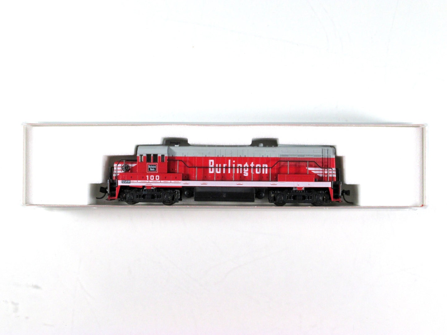 N Scale ***BURLINGTON*** U25B Phase IIb Locomotive, CB&Q 100 -------- Atlas 4481