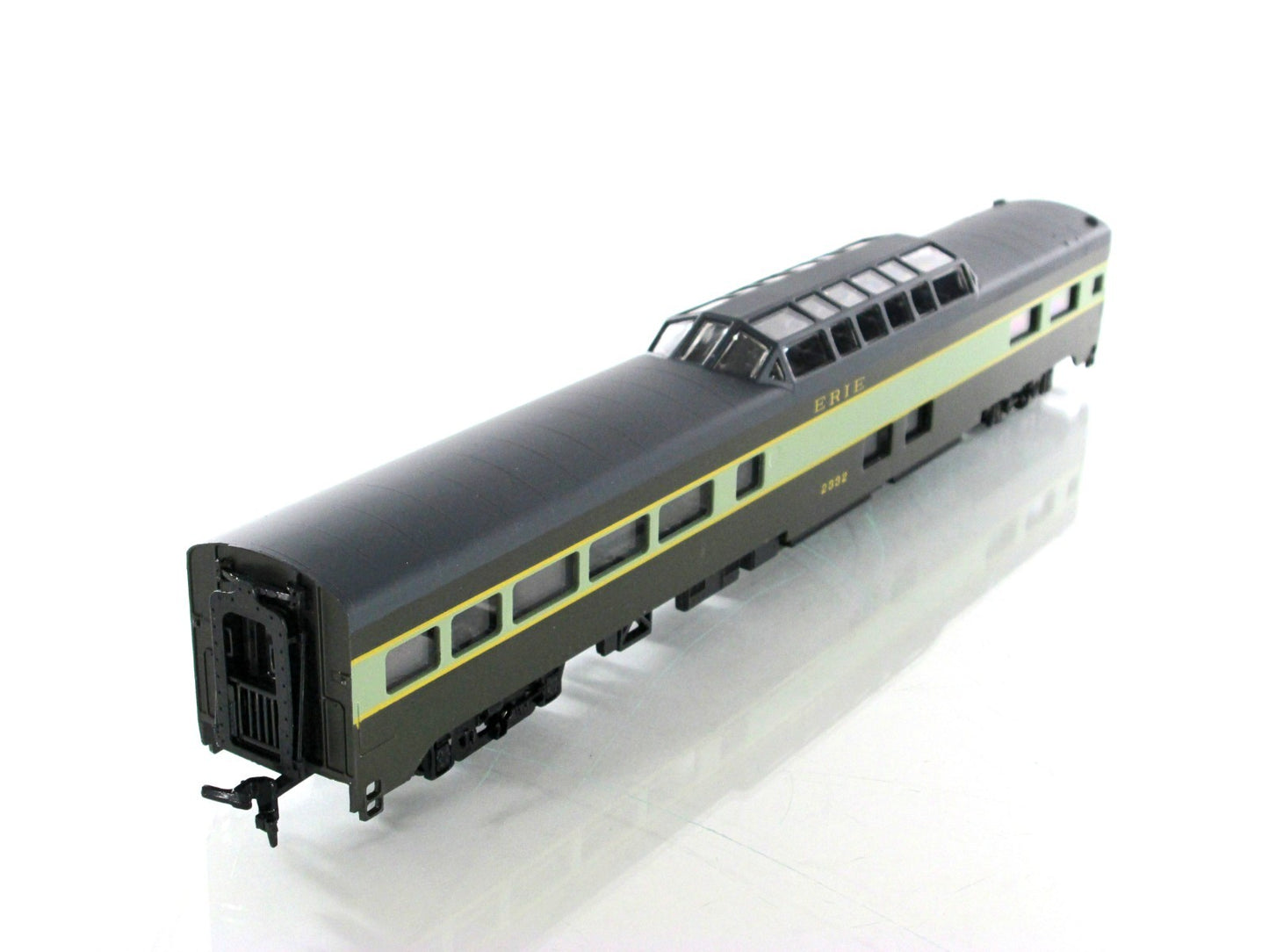 HO Scale ***ERIE RAILROAD*** Lightweight Passenger Car 8-Pack Set ---- IHC 50408