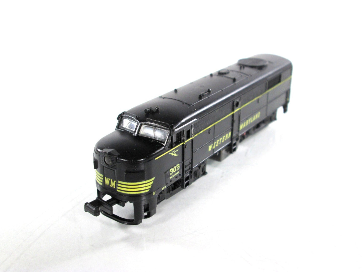 N Scale ***WESTERN MARYLAND*** FA2 Diesel Locomotive, WM 303 ---- Life-Like 7416