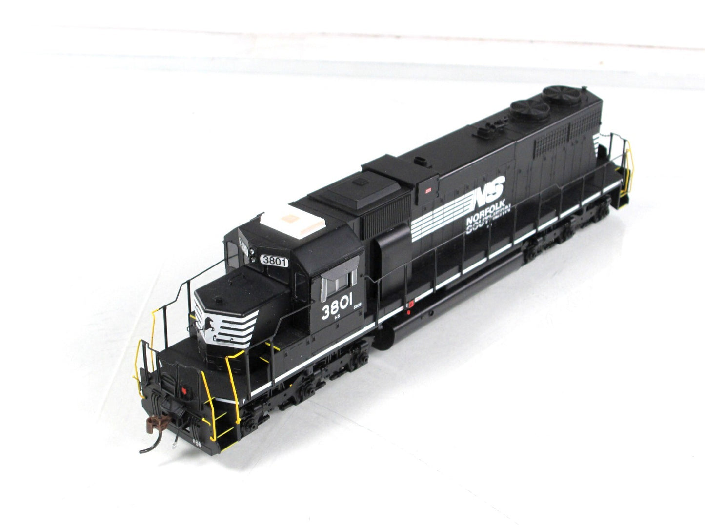 HO Scale ***NORFOLK SOUTHERN*** SD38 Locomotive #3801 - Athearn 88585, DCC Sound